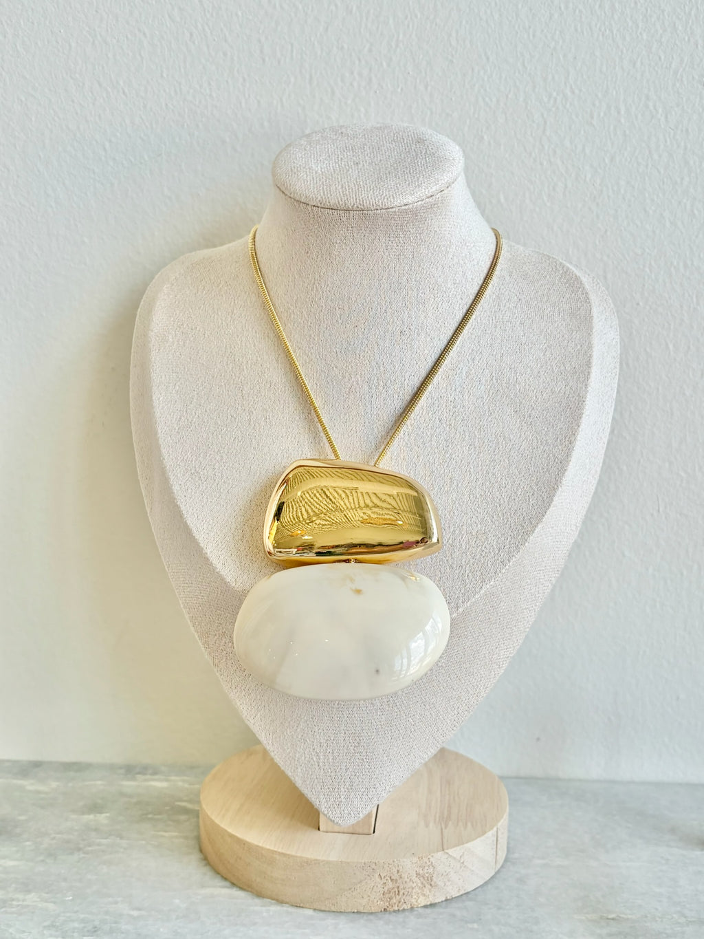 The Pebble Necklace