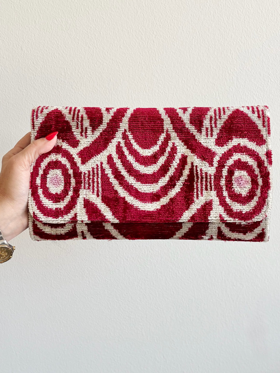 The One-of-One Rounded Clutch