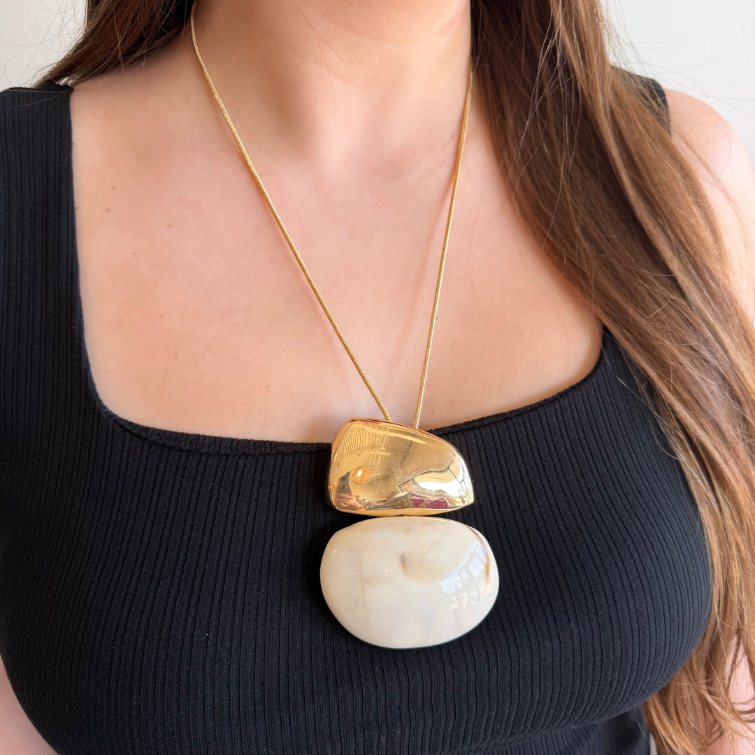The Pebble Necklace