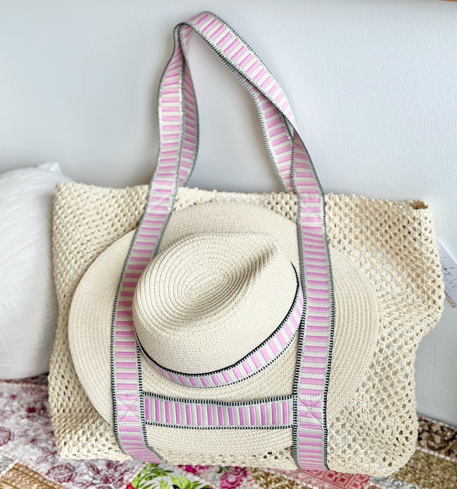 Blush Boardwalk StrawTote