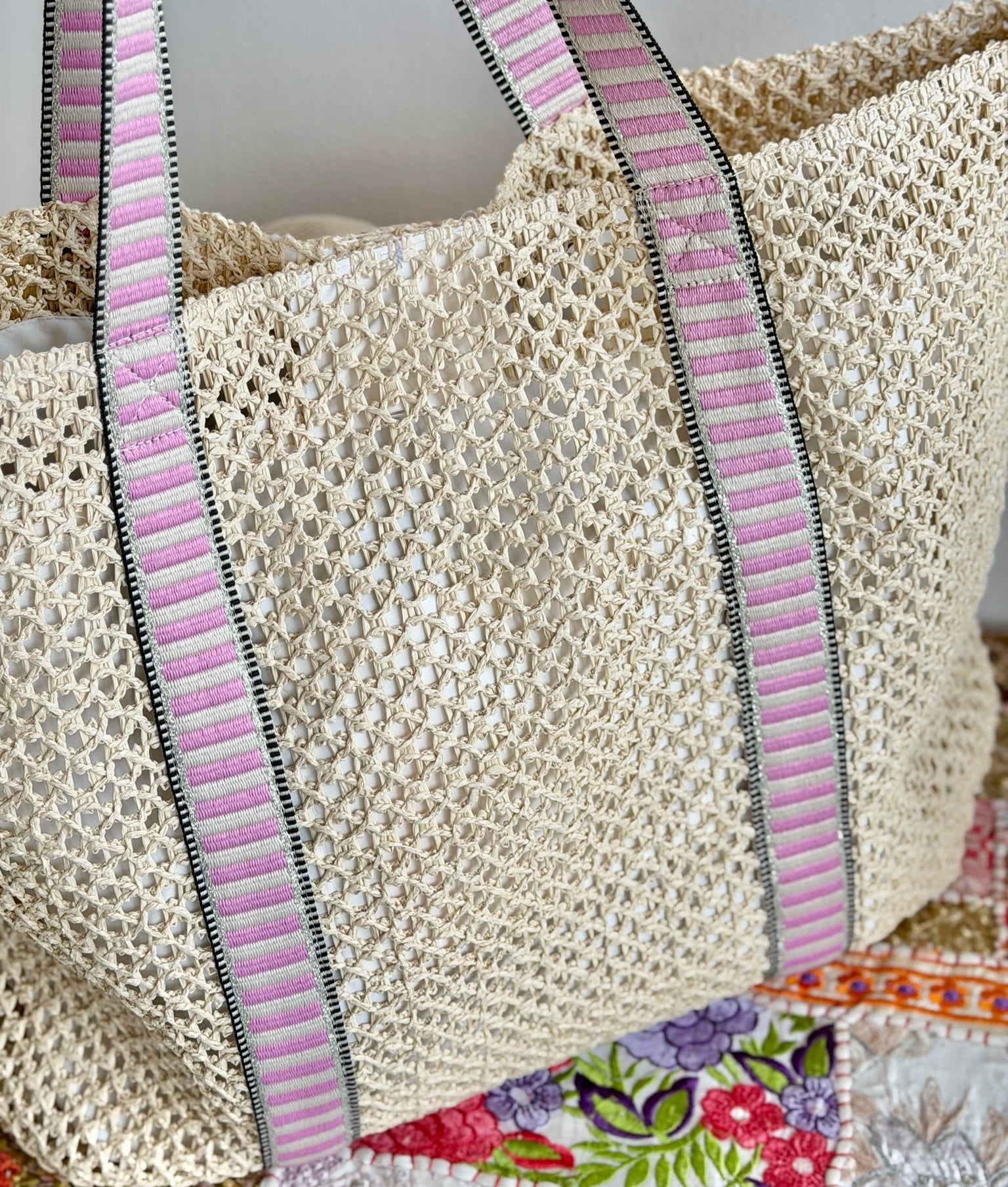 Blush Boardwalk StrawTote