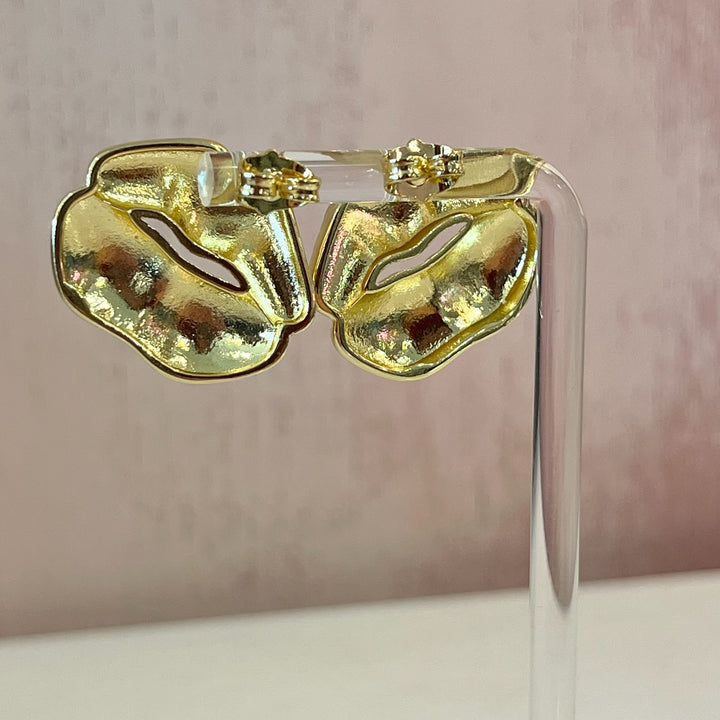Pout Perfection Earrings