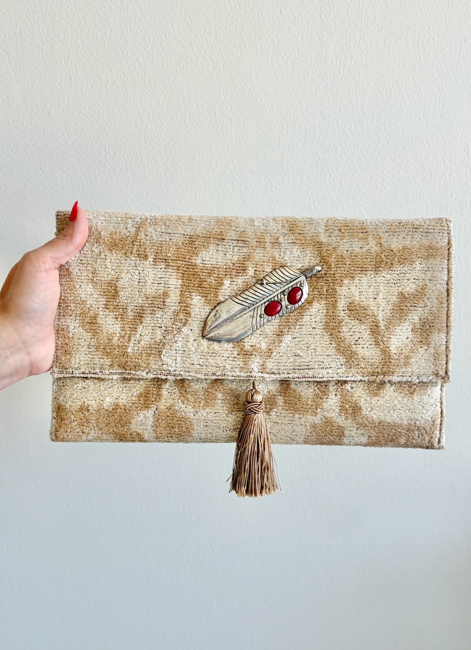 The Quill Envelope Clutch