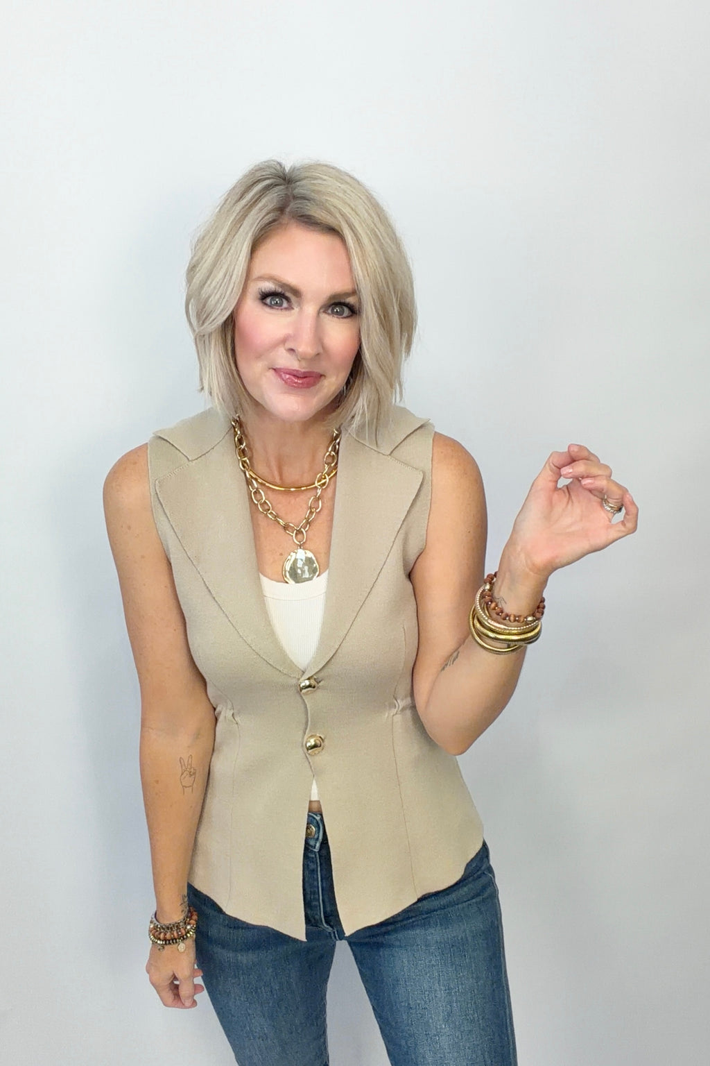 Tailored Edge Sleeveless Blazer