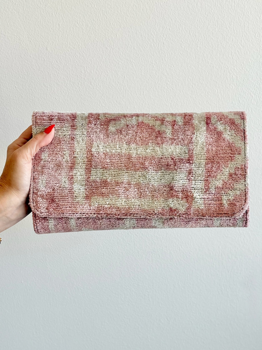 The One-of-One Rounded Clutch