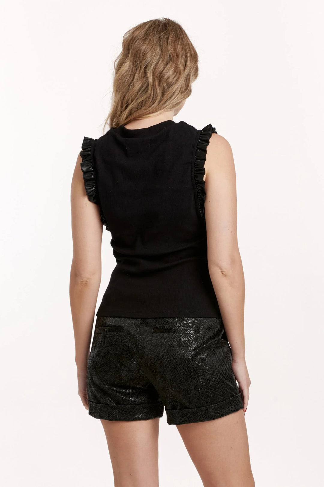 BRIDGET RUFFLE TRIMMED TOP.