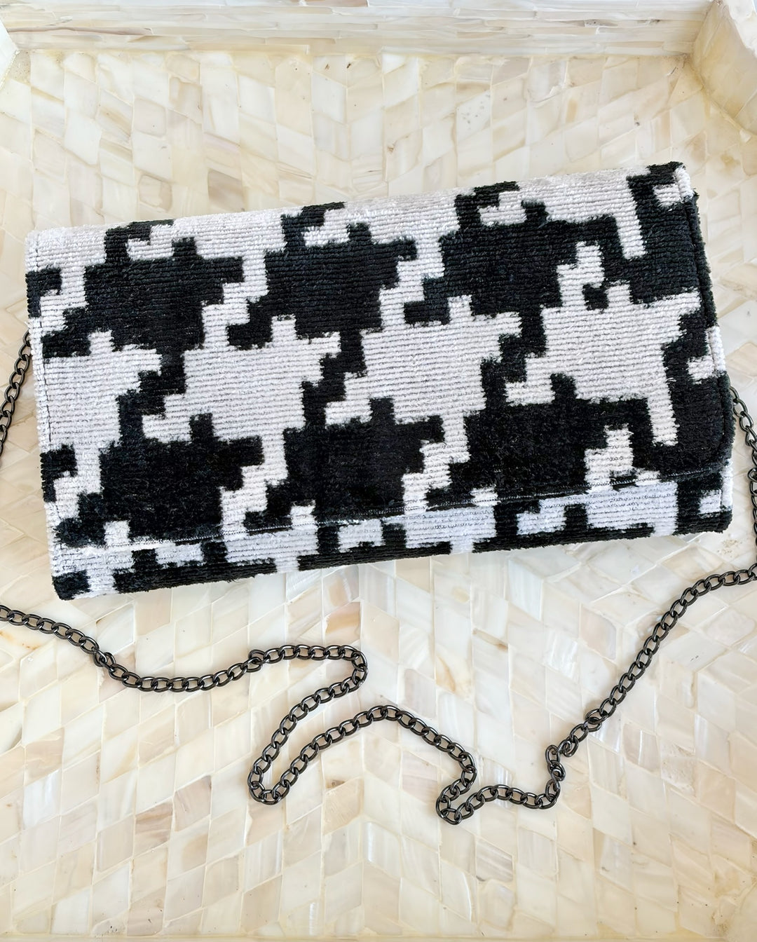 The One-of-One Rounded Clutch