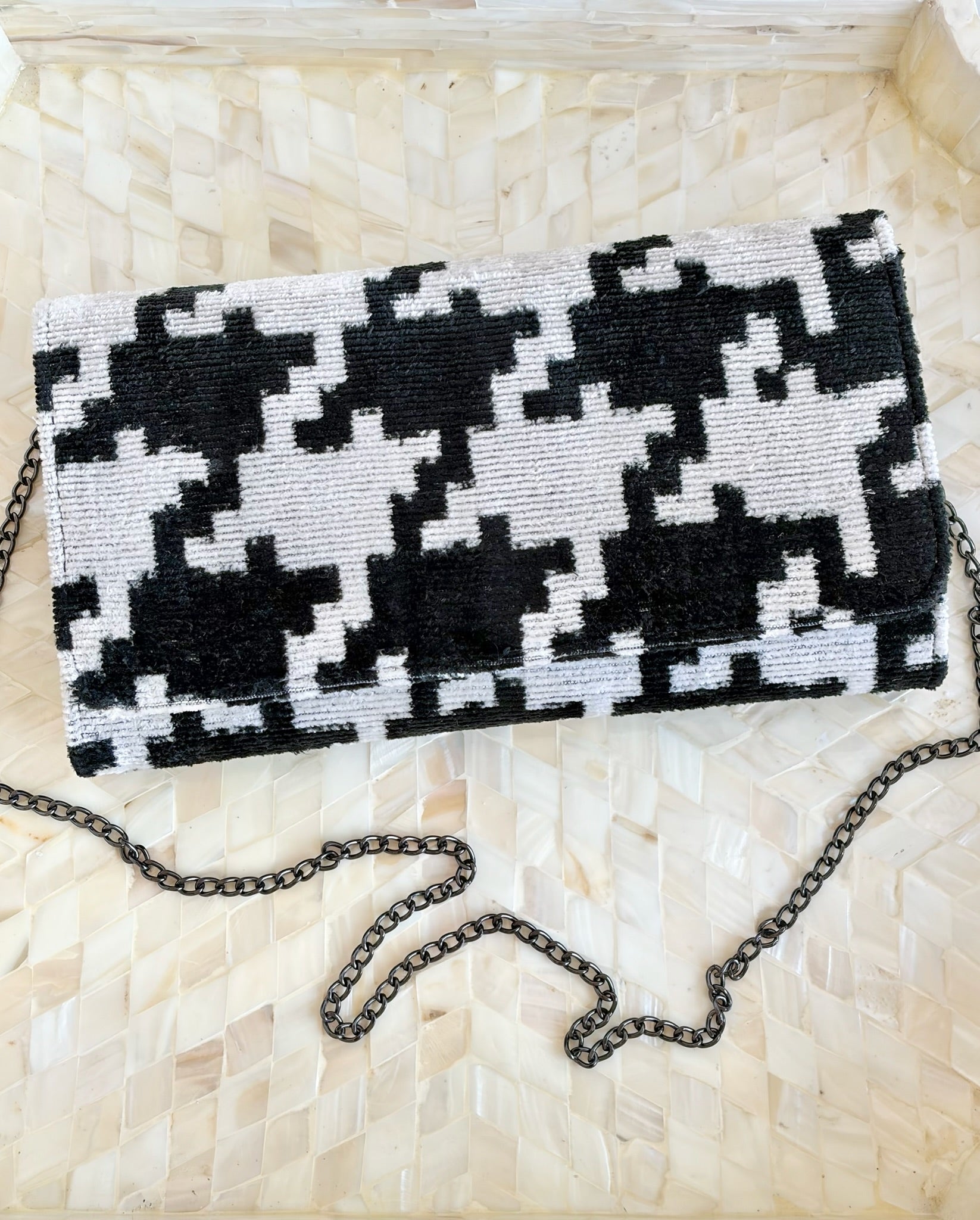The One-of-One Rounded Clutch