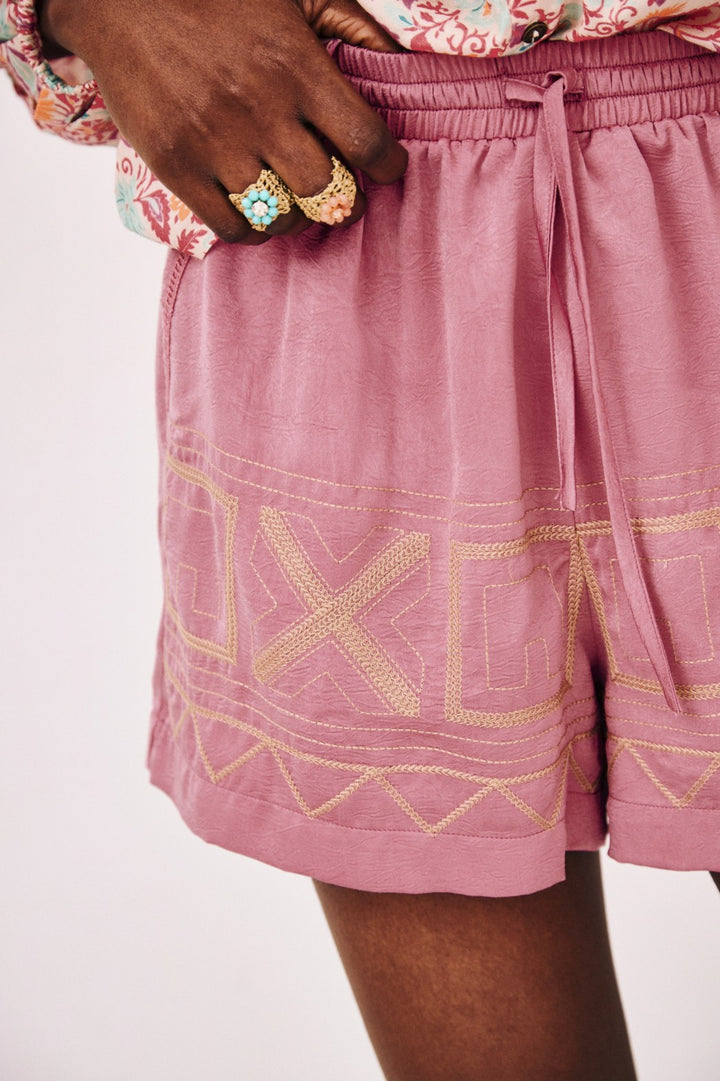 GEOMETRIC EMBROIDERED SHORTS