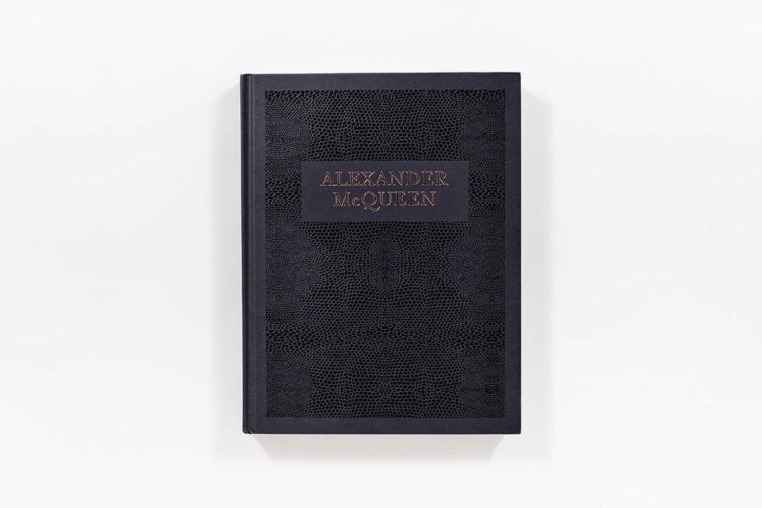 ALEXANDER MCQUEEN-INSIDE THE CREATIVE MIND OF A LEGENDARY FASHION DESIGNER Book