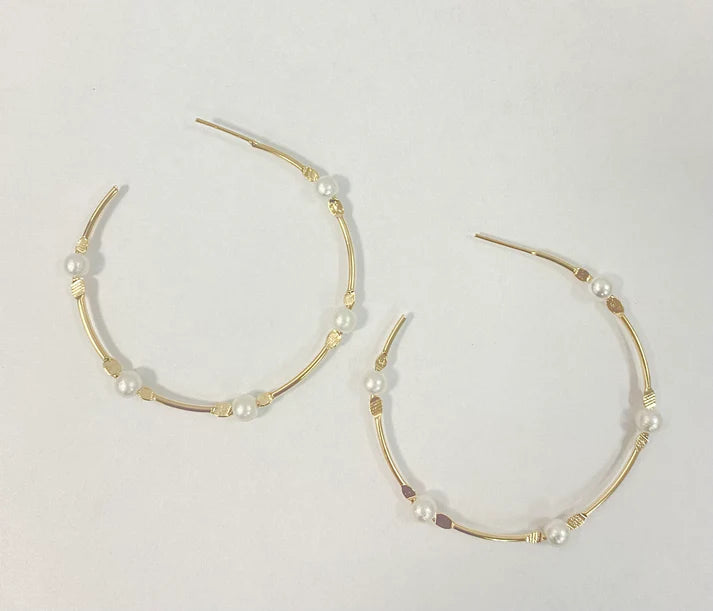 CG- GRETA PEARL HOOP
